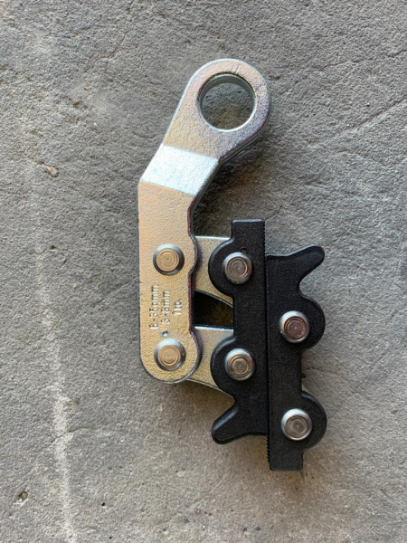 Захват для натяжения троса диаметром 6-8мм Захват для натяжения троса диаметром 6-8мм