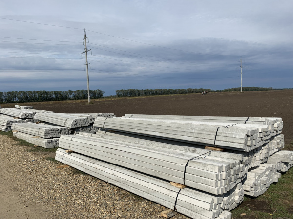 Столбы шпалерные бетонные Столбы шпалерные бетонные