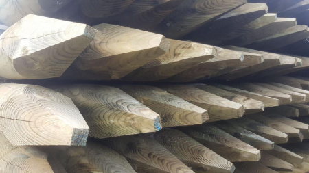 Столбы деревянные оцилиндрованные Столбы деревянные оцилиндрованные